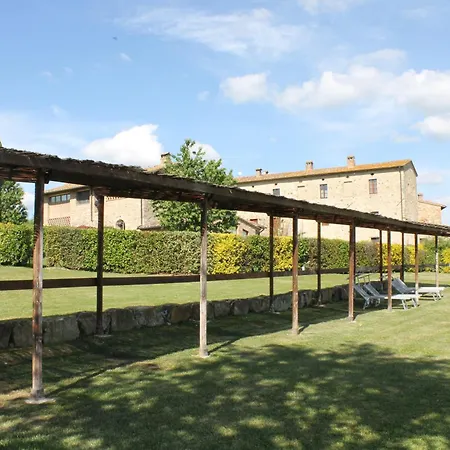 Penzion Country Tuscany - Courtyard